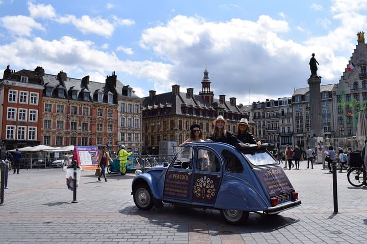 Tourists and driver at Grand'Place
