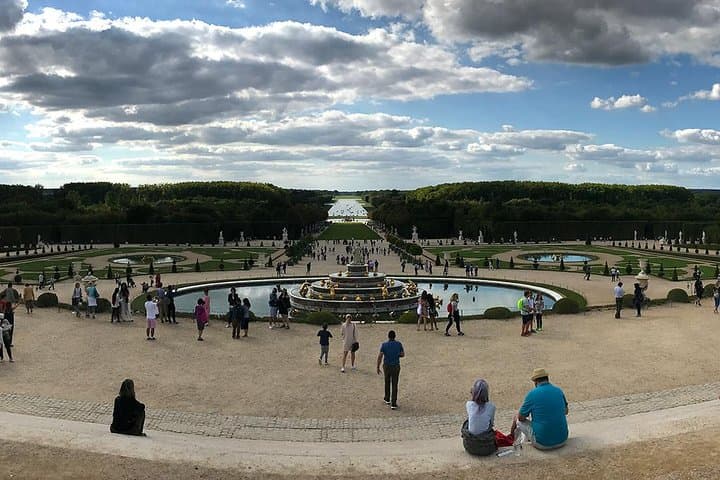 Versailles Palace & Marie-Antoinette's Estate Private Guided Tour