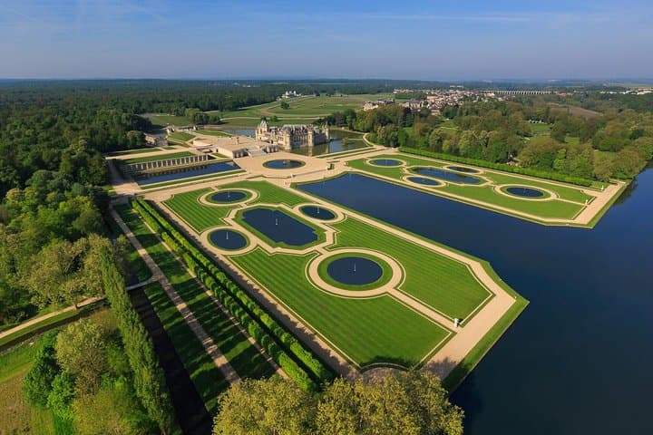 Chantilly Castle - Transportation Private Trip