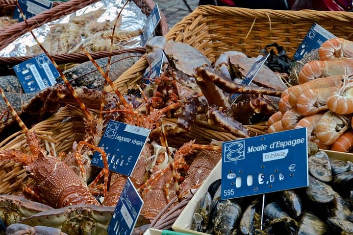 Paris Gourmet French Delicacies Food Tour in Eiffel Tower Area