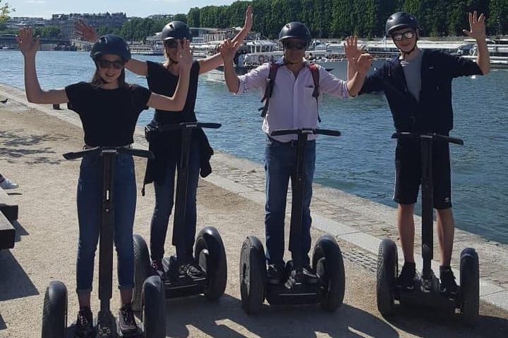 Paris Segway Tour with Ticket for Seine River Cruise