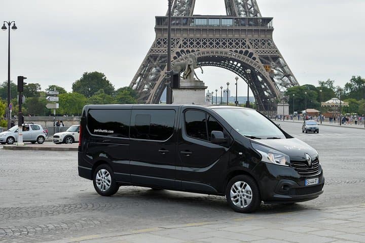Photo-stop Selfie Tour of Paris by Minivan for up to 8 people