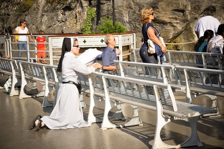 LOURDES : COME FOR A DAY - Private Day-trip from PARIS by High Speed Train