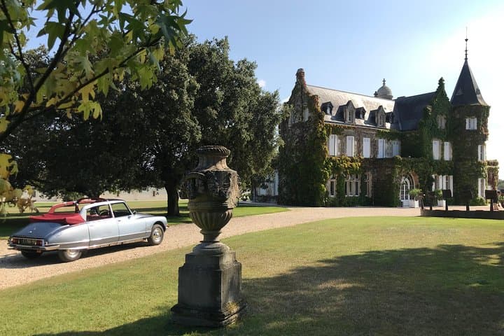 Elegant chateau - Elegant French car !