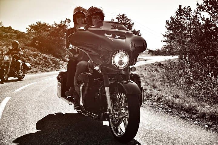 Stroll on a Harley Davidson, Full day passenger duet with your guide