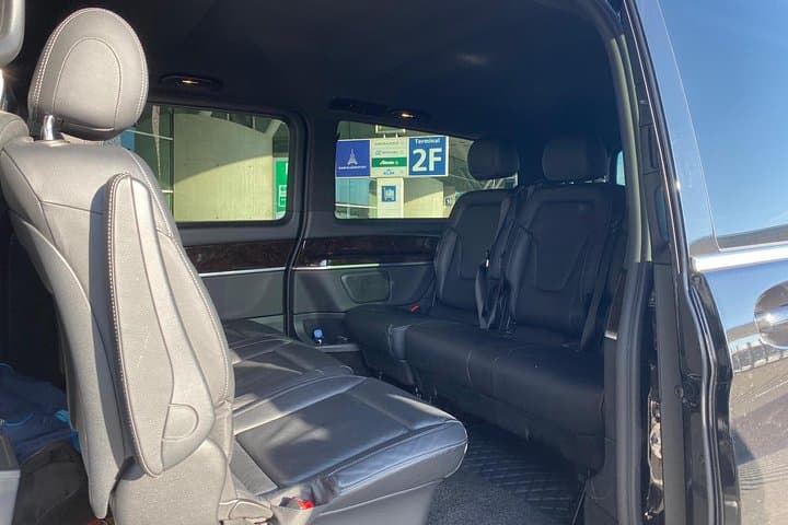 Paris Airport Transfer-Mini Van Round Trip