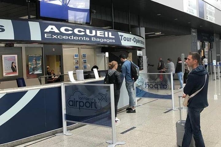 Private driver taxi Airport Basel-Mulhouse-Freiburg Strasbourg (EAP)