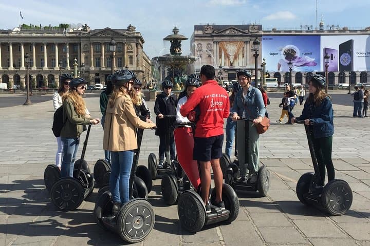 Private Tour: Discover Paris with Local, 3 hours on a Segway