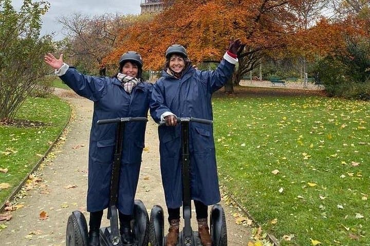 Private Tour: Discover Paris with Local, 3 hours on a Segway