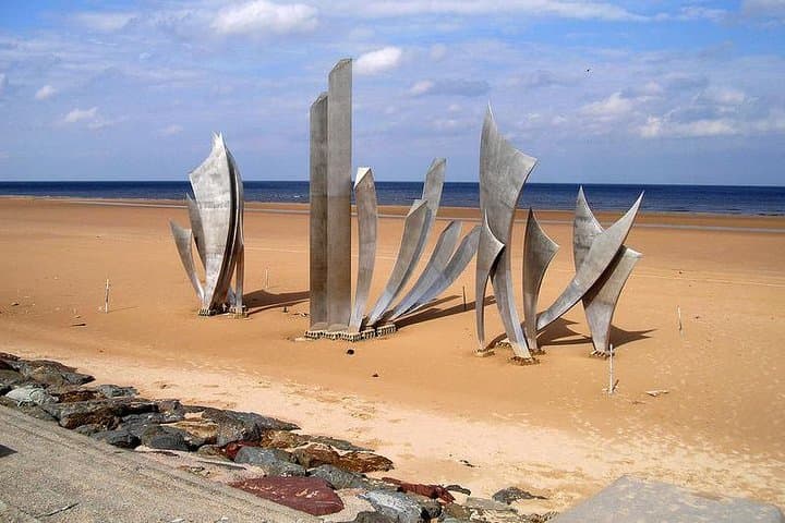Normandy American D-Day Experience - Group tour from Bayeux