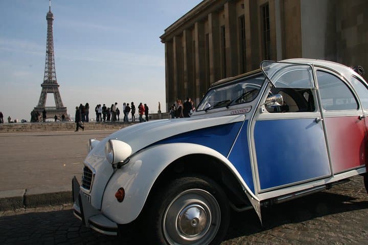Paris - Vintage 2CV car guided tour + Cruise on the Seine