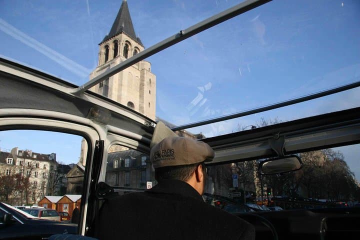 Paris - Vintage 2CV car guided tour + Cruise on the Seine