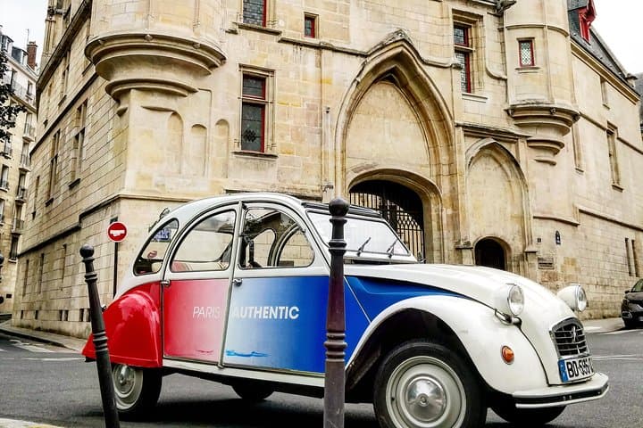 Paris - Vintage 2CV car guided tour + Cruise on the Seine