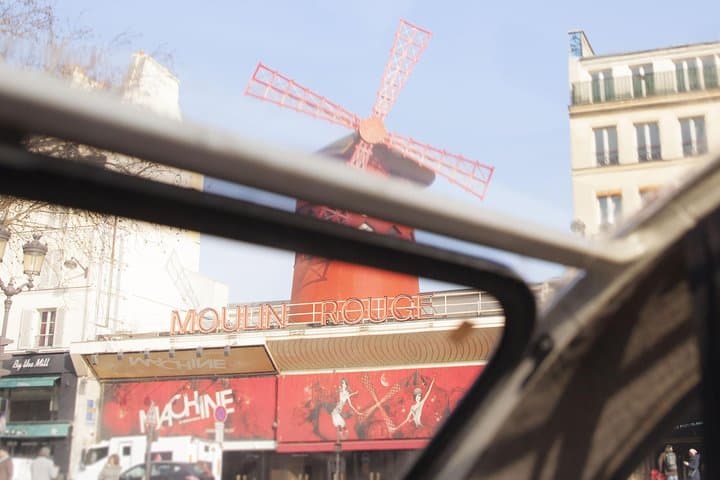 Paris Private Tour: Romantic Tour in a 2CV