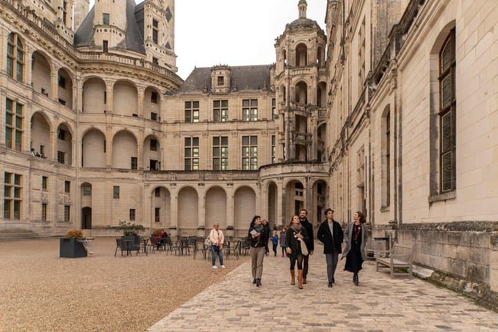 Loire Valley Castles Trip with Chenonceau and Chambord from Paris
