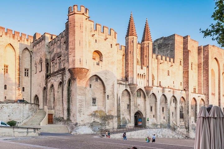History and Van Gogh in Provence from AIX-EN-PROVENCE