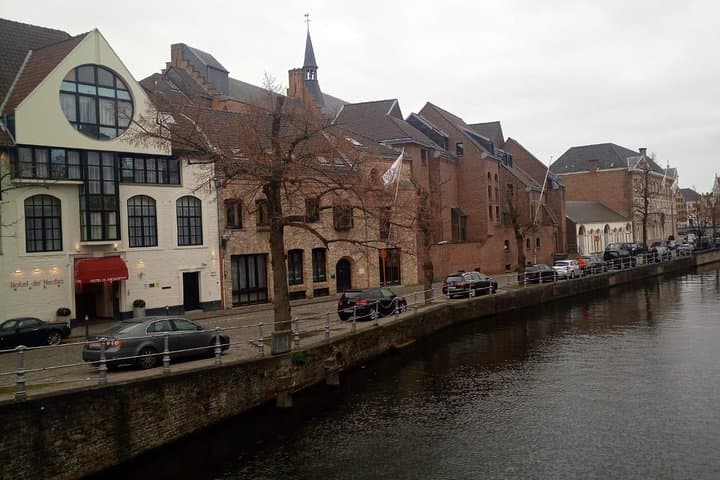 Private 12-hour round transfer to Belgium (Bruges) from Paris