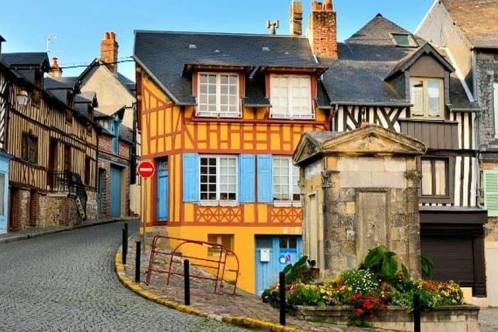Private round transfer to Rouen, Honfleur, Deauville from Paris
