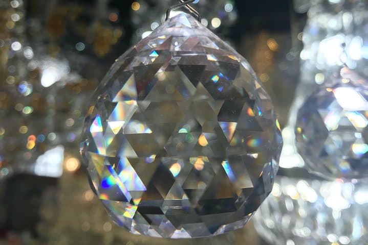 Gourdon, Jewel and crystal shop