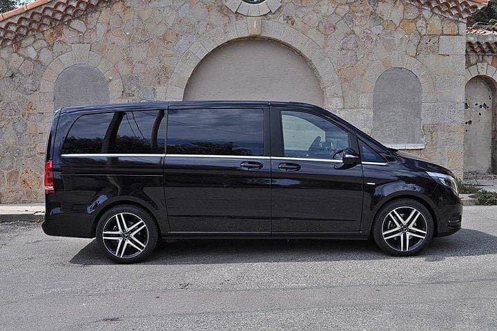 Airport to Bordeaux Private Van Business Transfer