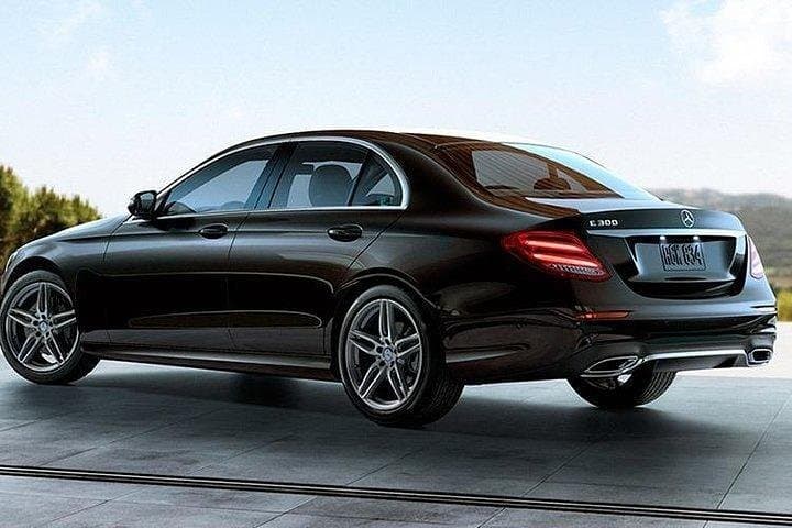 Bordeaux to Airport Private Transfer in Business Sedan