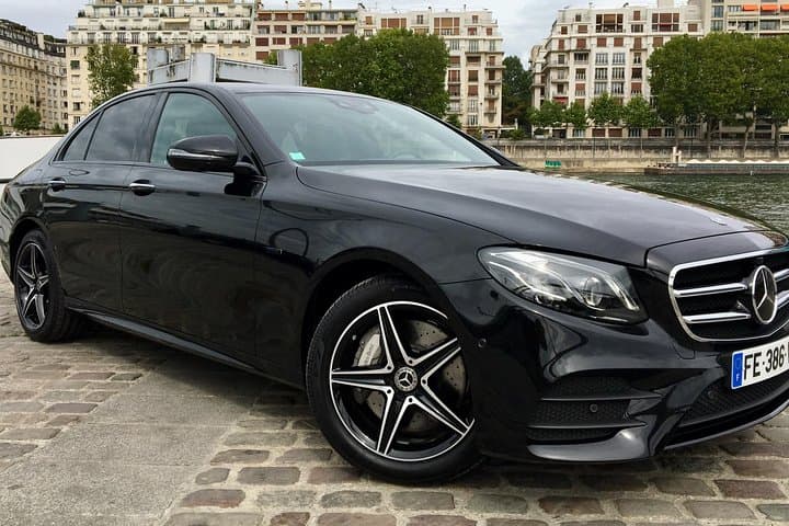 Bordeaux to Airport Private Transfer in Business Sedan