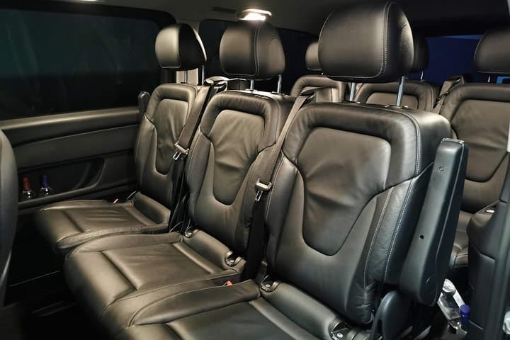 Airport to Bordeaux Private Van Business Transfer