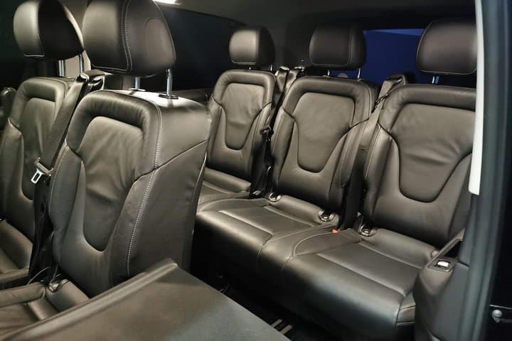 Airport to Bordeaux Private Van Business Transfer