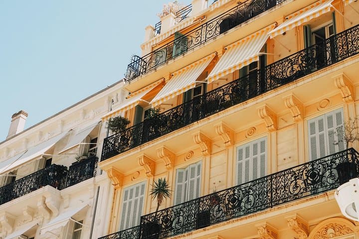 Explore Cannes in 60 minutes with a Local