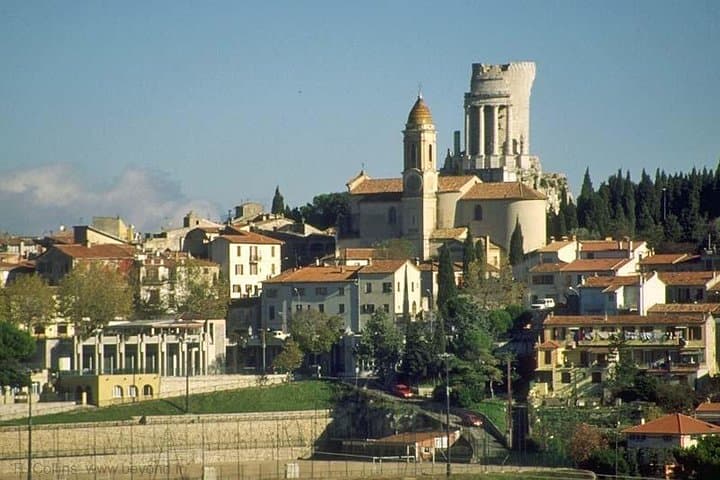 Nice: Italian Market, Eze, and Turbie Tour.