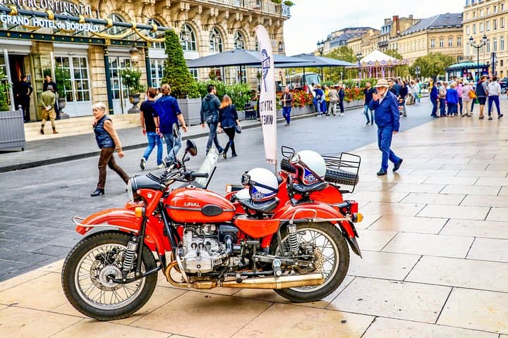 The Alternative Side of Bordeaux with a Local