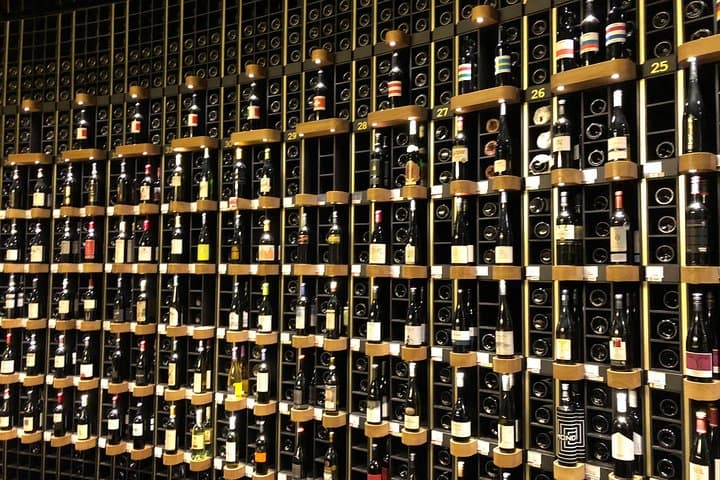Bordeaux Old Town & Market Private Food Tasting Tour