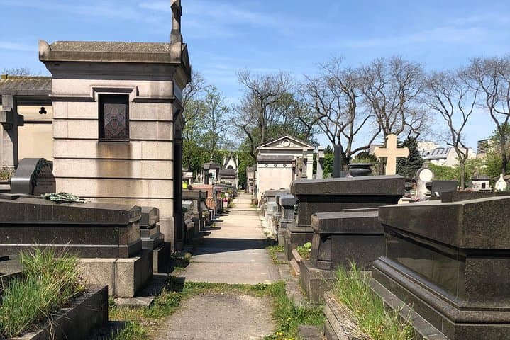 Semi-Private Père Lachaise Cemetery Tour