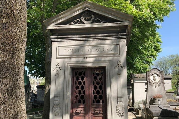 Semi-Private Père Lachaise Cemetery Tour