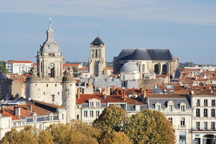 La Rochelle: Private Walking Tour