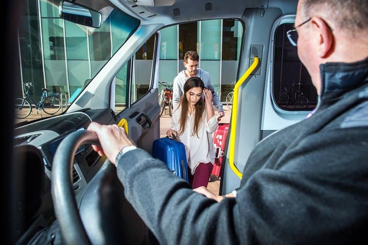 Private transfer from Paris CDG Airport to Disneyland Hotels