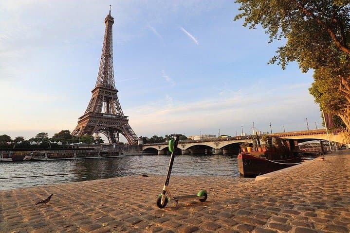Private transfer Paris to/from Orly Airport to/from Paris