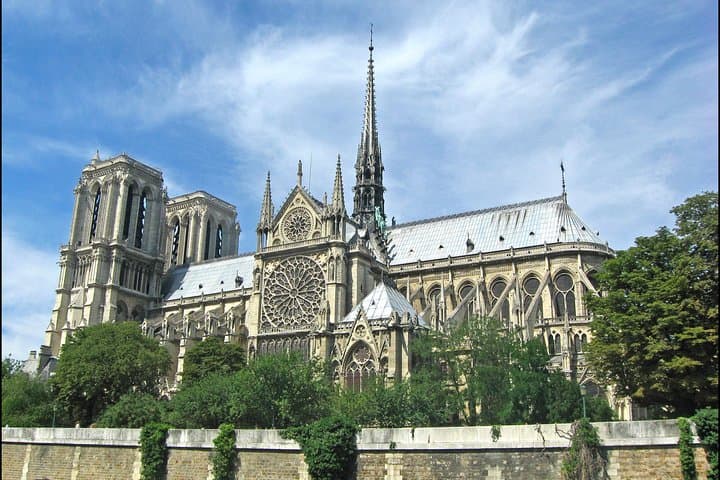 Private City tour of Paris from Disneyland with drop off in Paris City