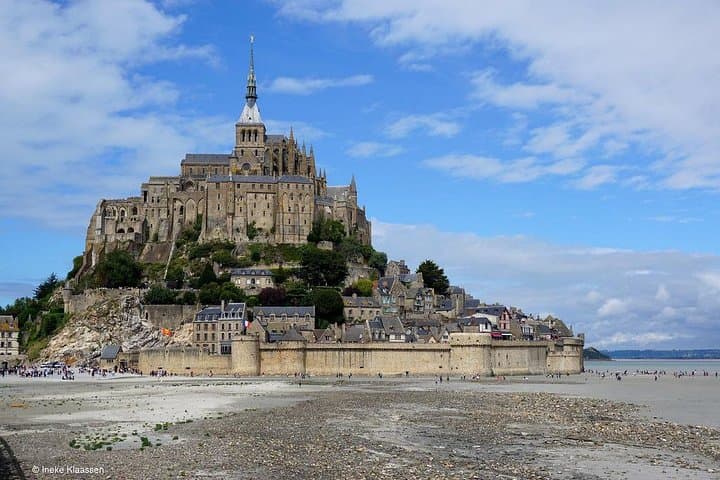 Private 12 hs tour to Mt. Saint Michel from Paris Hotel