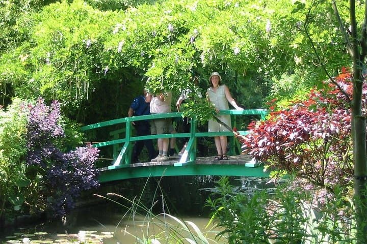 Private 5-hour Tour to Monet's house in Giverny from Paris with Hotel Pick Up