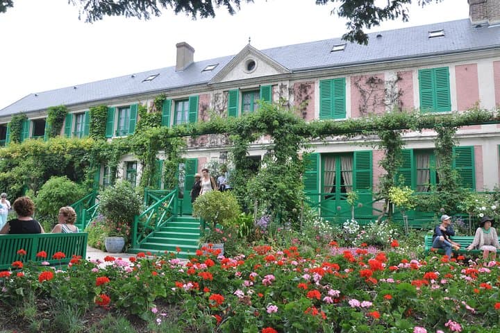 Private 5-hour Tour to Monet's house in Giverny from Paris with Hotel Pick Up