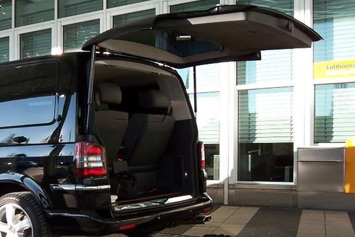 Half day luxury car with driver at disposal in Lyon