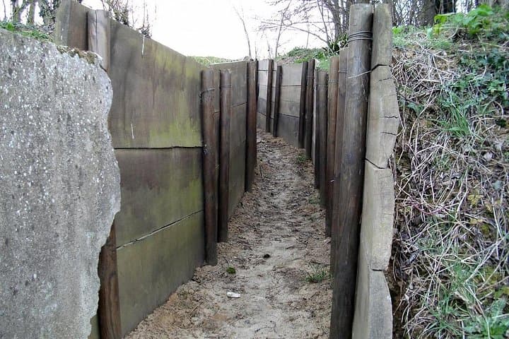 Private 8/9 hour tour to British landing beaches from Le Havre with driver/guide