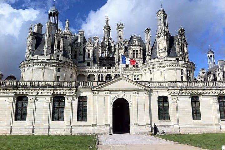 Private Full Day Tour to Loire Valley from Paris with Hotel Pick Up
