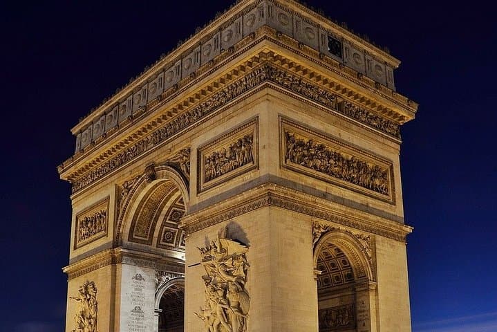 Private Van Transfer from CDG Airport To Paris