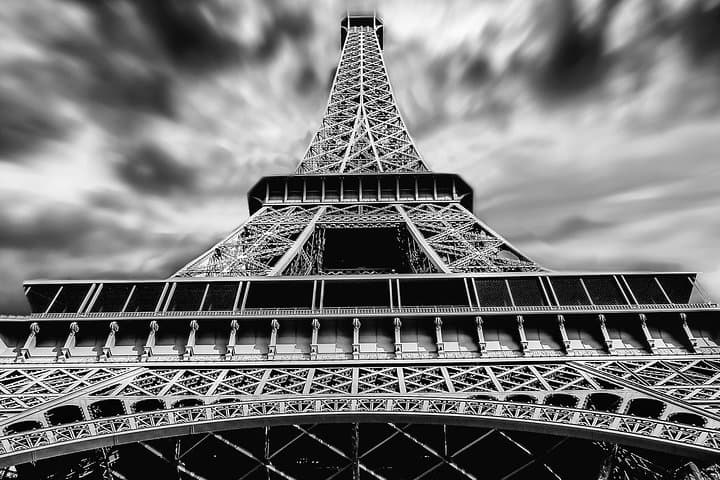 Private Van Transfer from CDG Airport To Versailles