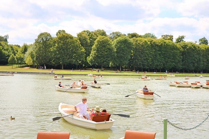 Versailles Palace Best of Estate Private Day Tour with Lunch & Queen's Hamlet