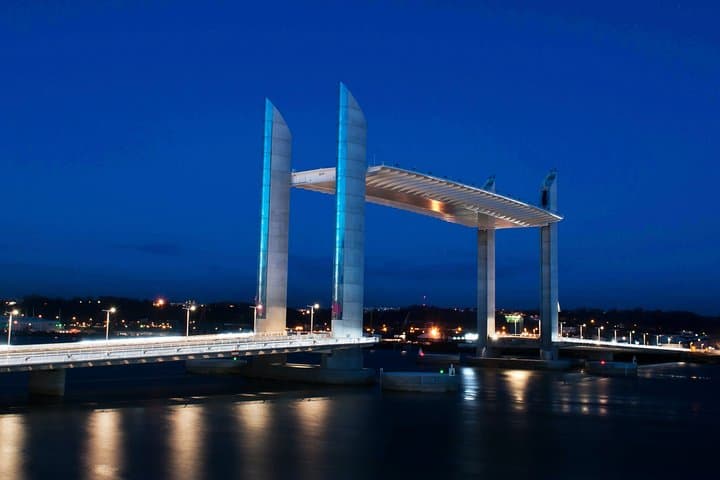 Visit Bordeaux - Pont Chaban Delmas !!!