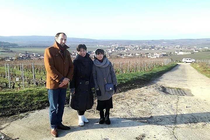 Vineyard Walking Tour & 5 Champagnes Tasting