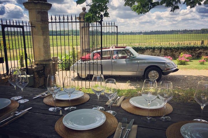 Lunch time, far from the crowds